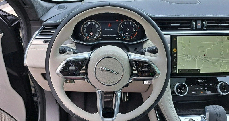Jaguar F-Pace cena 349900 przebieg: 8200, rok produkcji 2023 z Szadek małe 781
